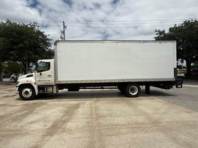 Hino 268A Box Truck - Automatic, Liftgate