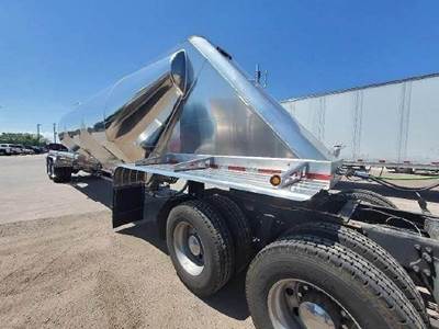 MAC 1050C Pneumatic Dry Bulk Dry Bulk / Pneumatic Tank Trailer