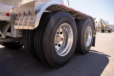 MAC 42x96 Tandem Axle Aluminum Dry Bulk / Pneumatic Tank Trailer - Air Ride, Fixed Axle