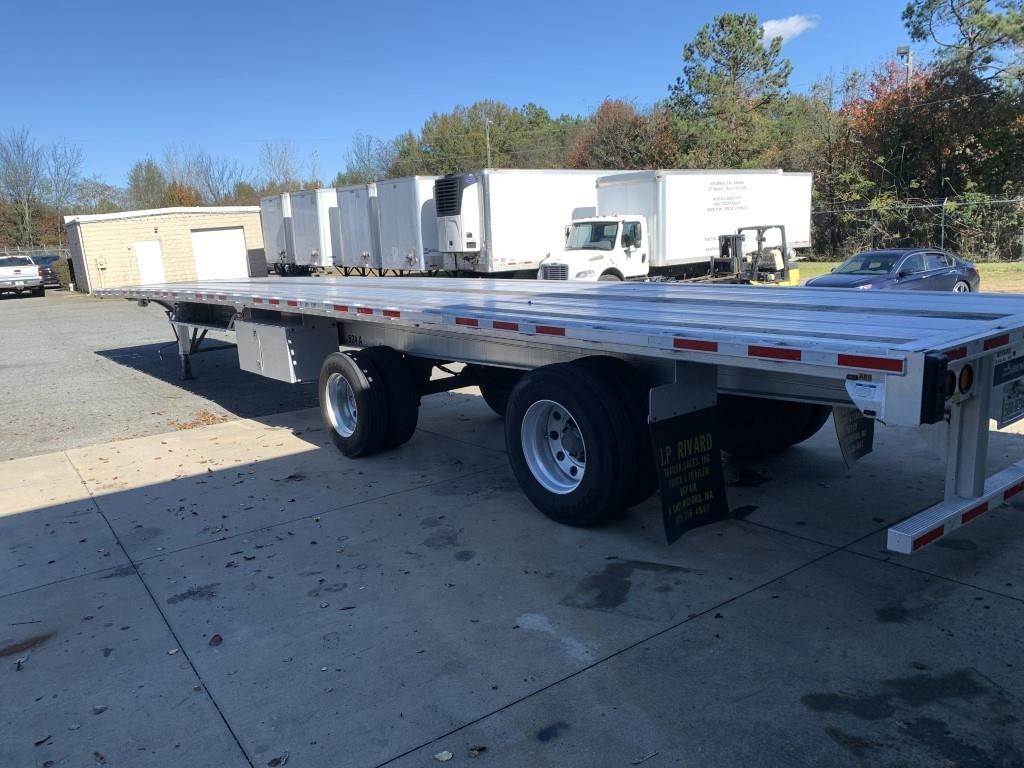2018 Benson 53x102 Aluminum Flatbed Trailer Air Ride, Fixed Spread