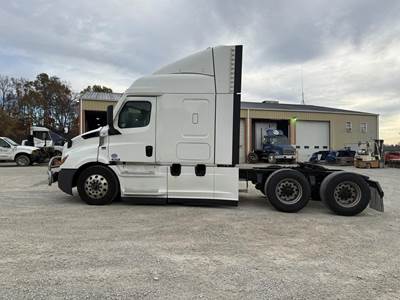 Freightliner Cascadia 116 Sleeper Semi Truck - 60" Mid Roof Sleeper, Detroit 450HP, 12 Speed Dt12 Amt