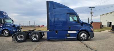 Freightliner Cascadia 116 Sleeper Semi Truck - 60" Mid Roof Sleeper, Detroit 450HP, 12 Speed Dt12 Amt