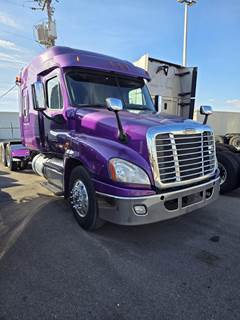 Freightliner Cascadia 125 Sleeper Semi Truck - Mid Roof Sleeper, Detroit 505HP, 12 Speed Dt12 Automatic