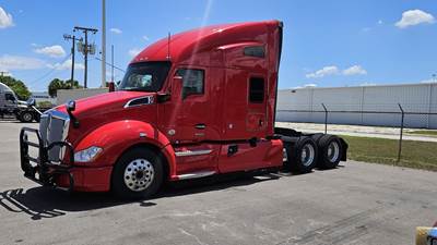 Kenworth T680 Sleeper Semi Truck - Raised Roof Sleeper, Paccar 510HP, Automatic