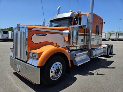 Kenworth W900 Sleeper Semi Truck - Flat Top Sleeper, Detroit 430HP, 10 Speed Automatic
