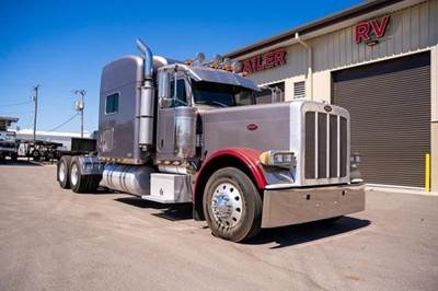 Peterbilt 389 Sleeper Semi Truck - Flat Top Sleeper, Caterpillar 650HP, 10 Speed Ultrashift Manual