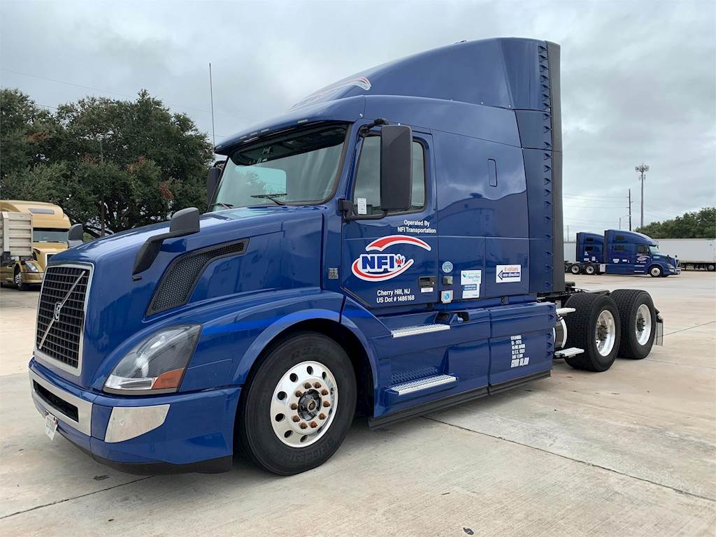 2016 Volvo VNL64T630 Sleeper Semi Truck 64" Mid Roof