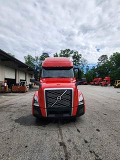 Volvo VNL64T760 Sleeper Semi Truck - 70" Raised Roof Sleeper, D13 425HP, 12 Speed I Shift Amt