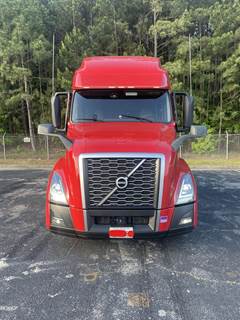 Volvo VNL64T760 Sleeper Semi Truck - 70" Raised Roof Sleeper, D13 425HP, 12 Speed I Shift Amt