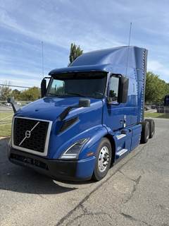 Volvo VNR64T640 Sleeper Semi Truck - 61" Mid Roof Sleeper, D13 425HP, 12 Speed I Shift Amt