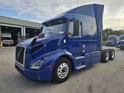 Volvo VNR64T640 Sleeper Semi Truck - 61" Mid Roof Sleeper, D13 405HP, 12 Speed I Shift Amt