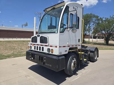 Autocar XSpotter Yard Spotter Truck - Cummins, 185HP, Amt