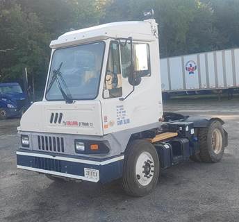 Kalmar Ottawa Yard Spotter Truck - Cummins, 200HP, Automatic