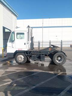 Kalmar Ottawa Yard Spotter Truck - Cummins, 173HP, Automatic