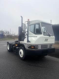 Kalmar Ottawa Yard Spotter Truck - Cummins, 200HP, Automatic