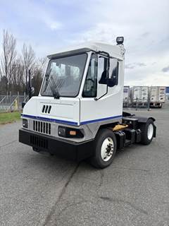 Kalmar Ottawa Yard Spotter Truck - Cummins, 200HP, Automatic