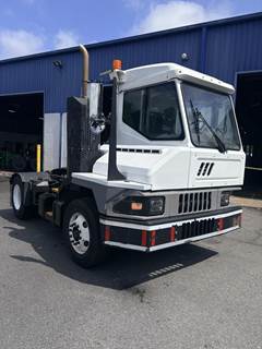 Kalmar Ottawa Yard Spotter Truck - Cummins, 200HP, Amt