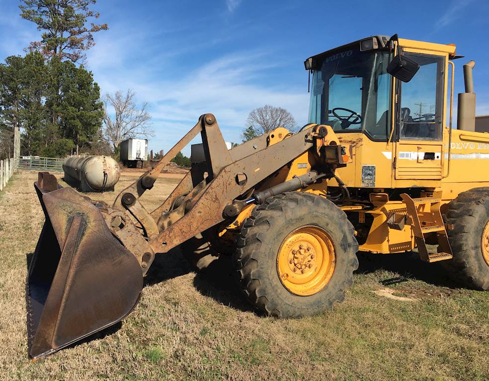 1989 Volvo L50B Wheel Loader w/ quick attach & bucket For Sale, 17,378