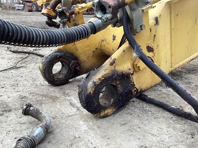 Komatsu PC210LC-10 Boom