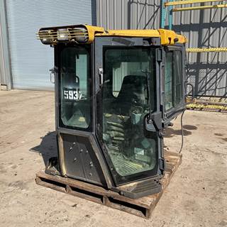 Komatsu D39EX-22 Cab