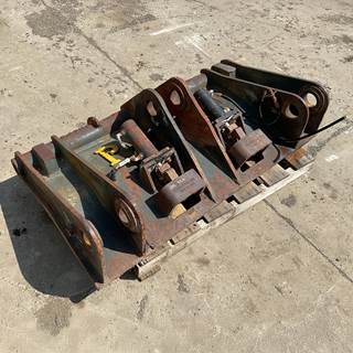 Komatsu WA320-5L Coupler