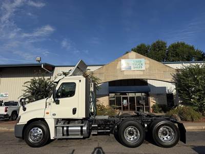 Freightliner Cascadia 125 Day Cab Truck - Detroit 435HP, 12 Speed Dt12 Amt