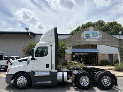 Freightliner Cascadia 126 Day Cab Truck - Detroit 450HP, 12 Speed Dt12 Automatic