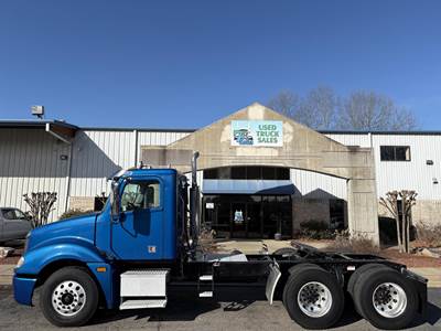 Freightliner Columbia 120 Day Cab Truck - Detroit 470HP, 10 Speed Manual
