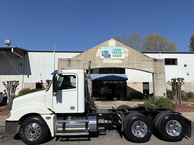 Freightliner Columbia 120 Day Cab Truck - Detroit 500HP, 10 Speed Manual