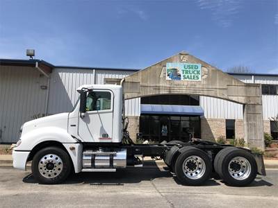 Freightliner Columbia 120 Day Cab Truck - Detroit 500HP, 10 Speed Manual