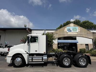 Freightliner Columbia 120 Day Cab Truck - Detroit 500HP, 10 Speed Manual