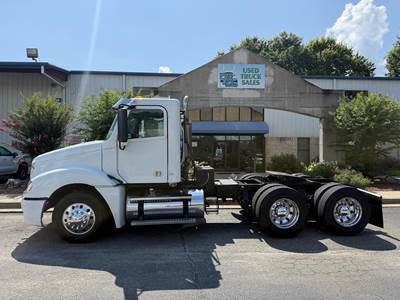 Freightliner Columbia 120 Day Cab Truck - Detroit 500HP, 10 Speed Manual