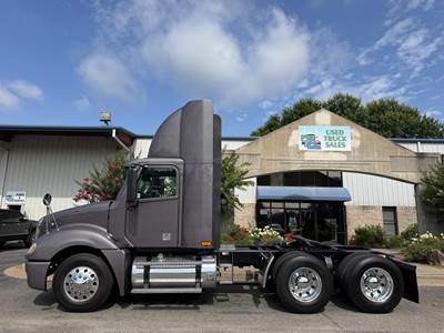 Freightliner Columbia 120 Day Cab Truck - Detroit 500HP, 10 Speed Manual