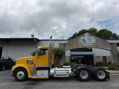 Freightliner Coronado 132 Day Cab Truck - Detroit 500HP, 13 Speed Manual