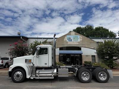 Freightliner Coronado 132 Day Cab Truck - Detroit 500HP, 10 Speed Manual