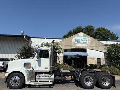 Freightliner Coronado 132 Day Cab Truck - Detroit 500HP, 13 Speed Manual