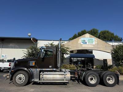 Freightliner Coronado 132 Day Cab Truck - Detroit 500HP, 13 Speed Manual