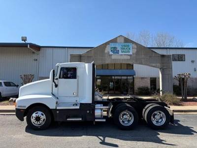 Kenworth T600 Day Cab Truck - Cummins 370HP, Super 10 Speed Manual