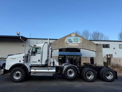 Kenworth T800 Tri Axle Day Cab Truck - Cummins 600HP, 18 Speed Manual