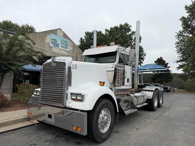 Kenworth W900L Day Cab Truck - Caterpillar 550HP, 10 Speed Manual
