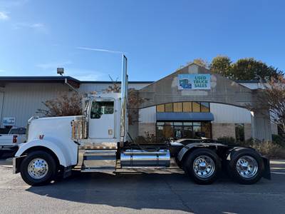 Kenworth W900L Day Cab Truck - Caterpillar 550HP, 10 Speed Manual