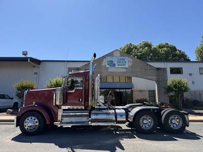 Kenworth W900L Day Cab Truck - Cummins 565HP, 18 Speed Manual