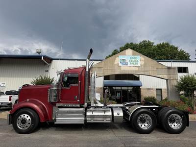 Kenworth W900L Day Cab Truck - Cummins 565HP, 18 Speed Manual