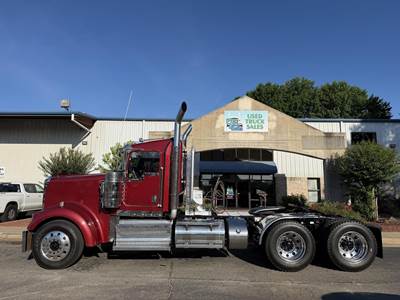 Kenworth W900L Day Cab Truck - Cummins 565HP, 18 Speed Manual