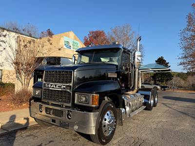Mack Pinnacle 64T Day Cab Truck - MP8-445 445HP, 12 Speed M Drive Amt