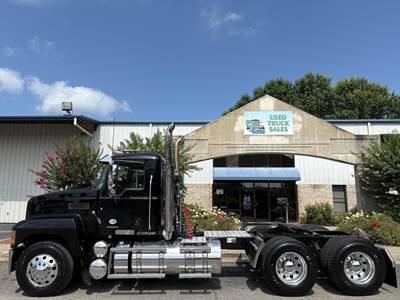 Mack Pinnacle 64T Day Cab Truck - MP8-445 445HP, 12 Speed M Drive Amt