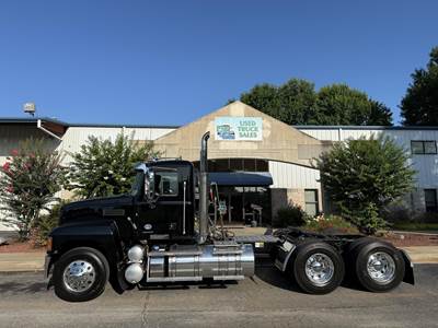 Mack Pinnacle 64T Day Cab Truck - MP8-445 445HP, 12 Speed M Drive Amt