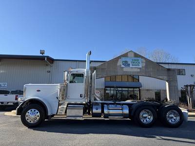 Peterbilt 389 Day Cab Truck - Cummins 565HP, 18 Speed Manual