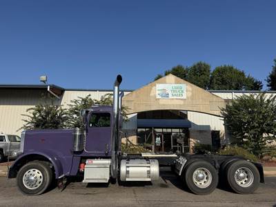 Peterbilt 389 Day Cab Truck - Detroit 500HP, 13 Speed Manual