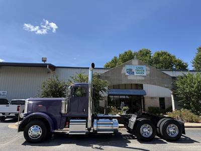 Peterbilt 389 Day Cab Truck - Detroit 500HP, 13 Speed Manual